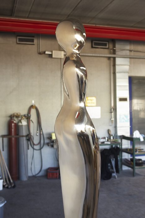 Mariana Vassileva 2017 proppelina sculpture bronze 300x45cm